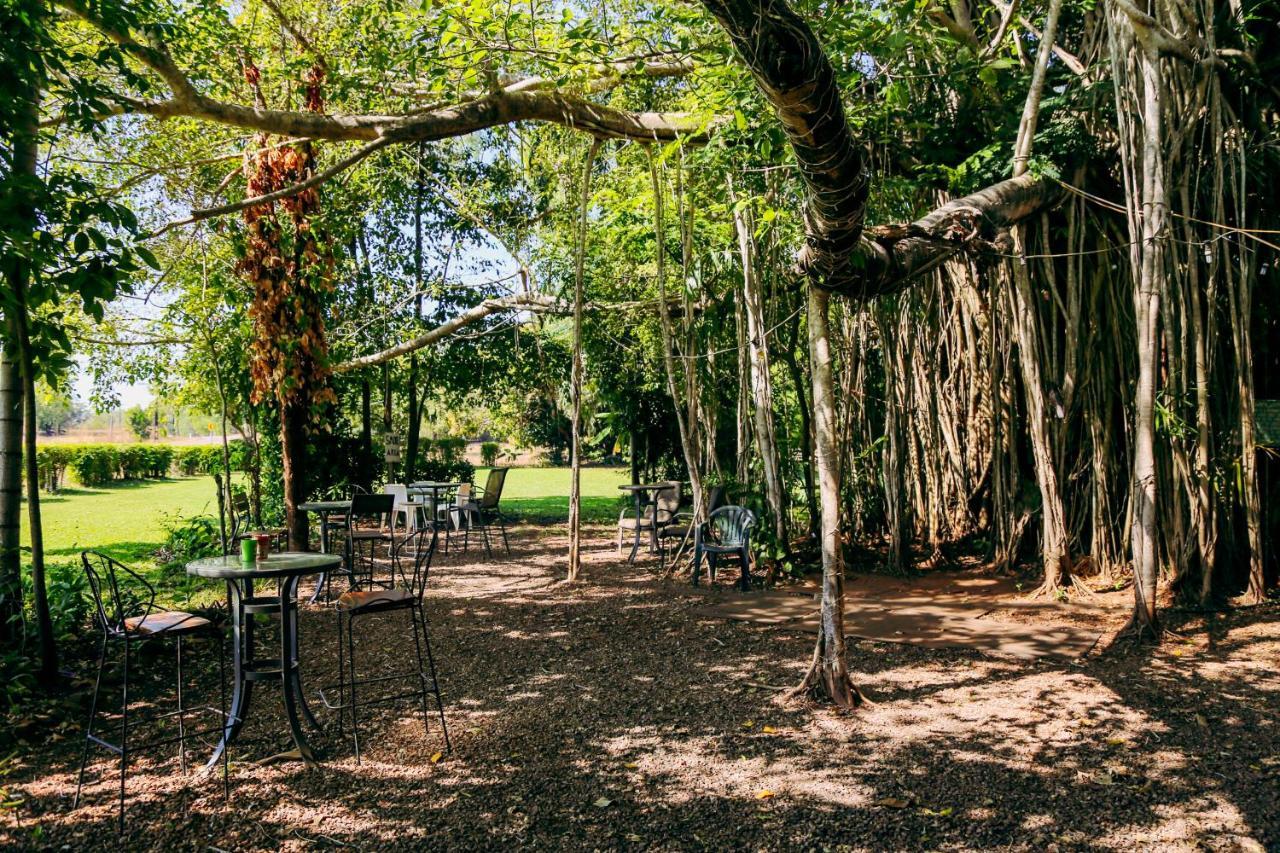 Banyan Tree Hotel Batchelor Exterior foto